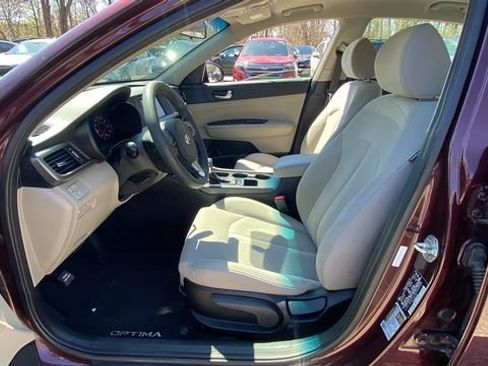 Used 2018 Kia Optima LX w/ 17" Alloy Wheels Package FWD image 28