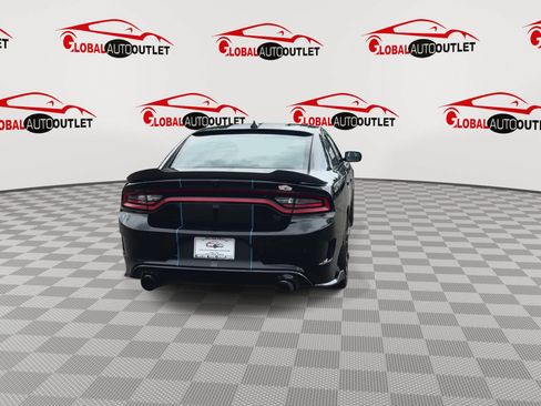 Used 2019 Dodge Charger Scat Pack w/ Dynamics Package RWD image 8