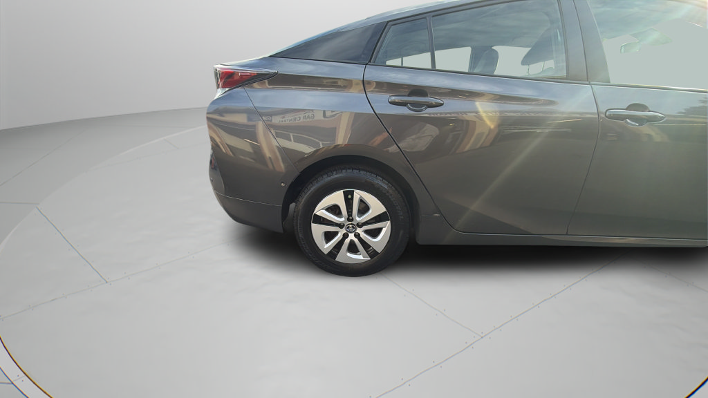 Used 2018 Toyota Prius Two w/ Prius Two Safety Plus Package FWD image 31