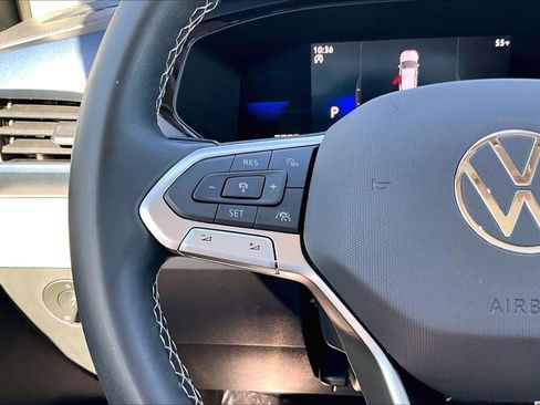 Used 2023 Volkswagen Taos SE w/ Panoramic Sunroof Package image 24