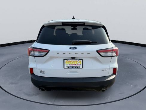 Used 2022 Ford Escape SE w/ SE Sport Appearance Package image 4