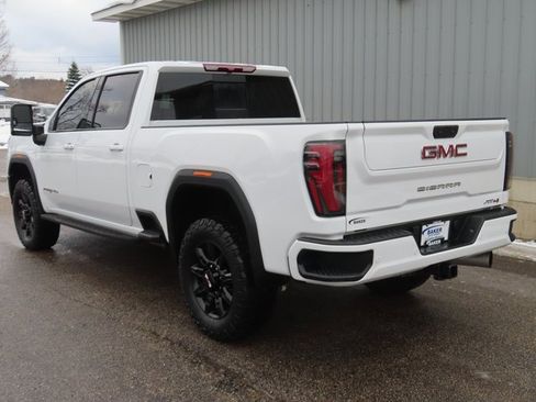 Used 2024 GMC Sierra 2500 AT4 w/ AT4 Preferred Package image 8
