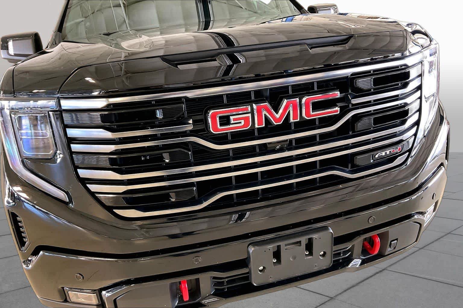 Used 2025 GMC Sierra 1500 AT4 w/ AT4 Premium Package AWD/4WD image 30