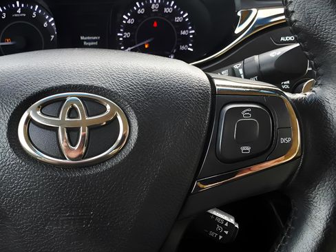 Used 2013 Toyota Avalon XLE image 26