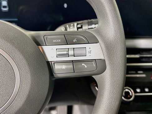 Used 2025 Hyundai Sonata SE FWD image 15