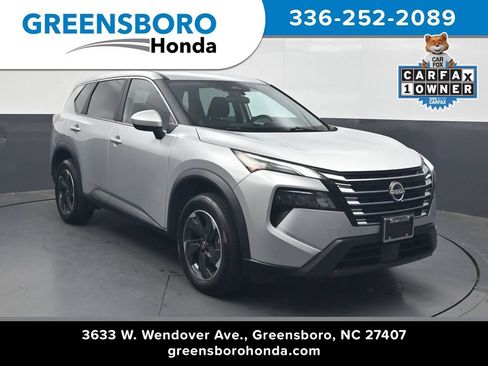 Used 2025 Nissan Rogue SV AWD/4WD image 1