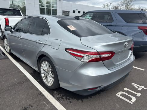 Used 2018 Toyota Camry XLE w/ Audio Package image 3