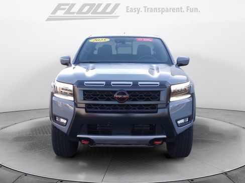Used 2025 Nissan Frontier PRO-4X image 2