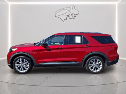 Used 2022 Ford Explorer Platinum w/ Equipment Group 601A AWD/4WD image 2