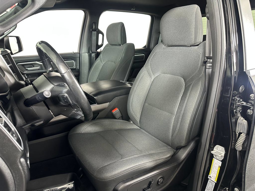 Used 2020 RAM 1500 Big Horn AWD/4WD image 11