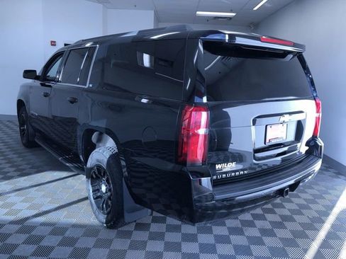 Used 2019 Chevrolet Suburban LT image 5