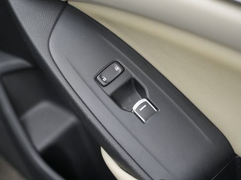 Used 2018 Honda Accord EX image 32