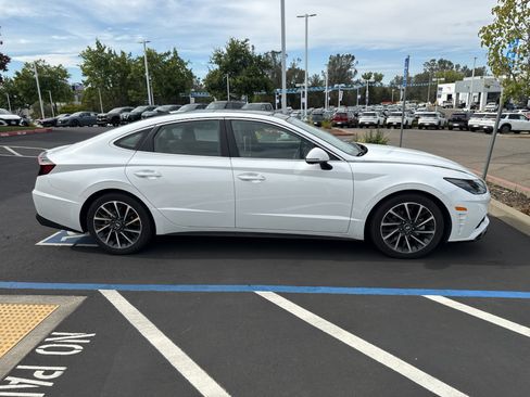 Used 2020 Hyundai Sonata Limited w/ Cargo Package FWD image 4