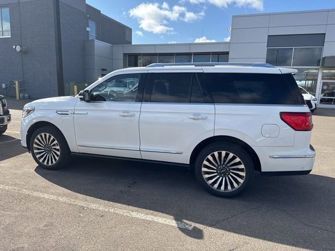 Used 2020 Lincoln Navigator Reserve w/ Luxury Package image 16