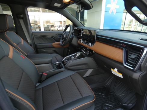 New 2026 GMC Canyon AT4 AWD/4WD image 18
