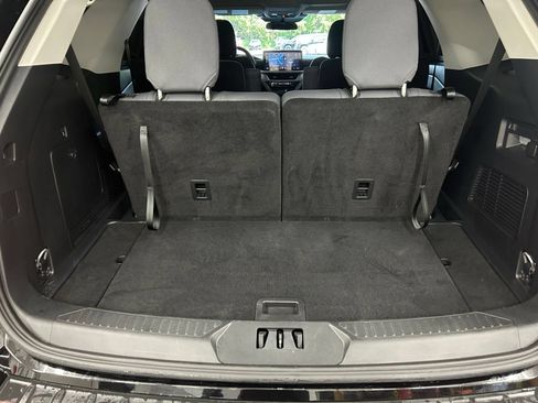 Used 2025 Ford Explorer Active AWD/4WD image 27