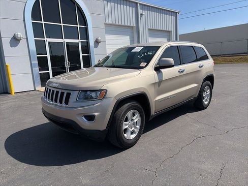 Used 2014 Jeep Grand Cherokee Laredo w/ Quick Order Package 23E image 3
