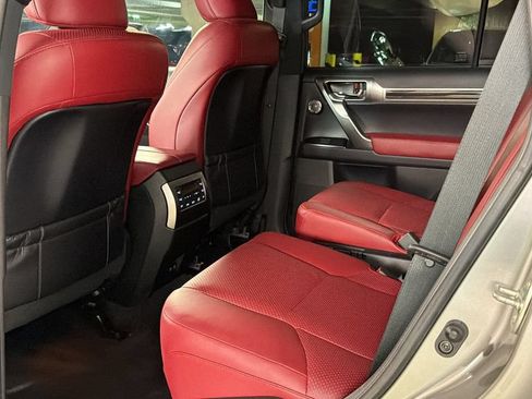 Certified 2022 Lexus GX 460 Luxury w/ Sport Design Package AWD/4WD image 15