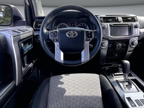 Used 2016 Toyota 4Runner SR5 AWD/4WD image 9