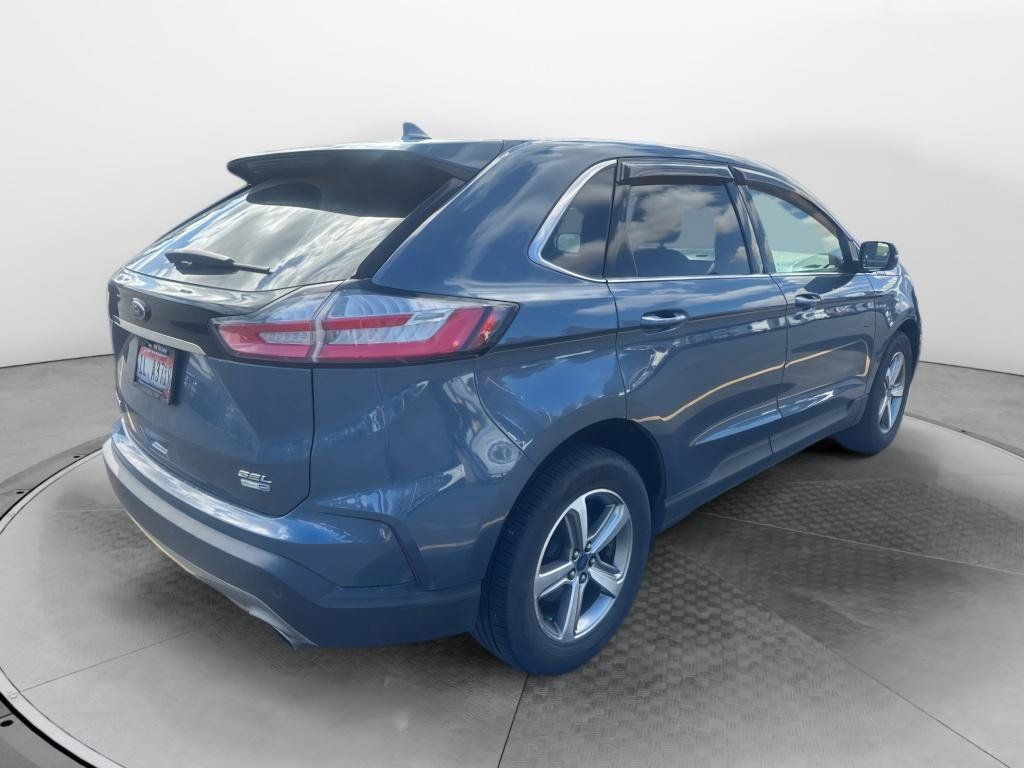Used 2019 Ford Edge SEL w/ Cold Weather Package AWD/4WD image 3