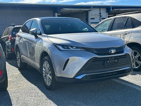 Used 2021 Toyota Venza Limited image 2