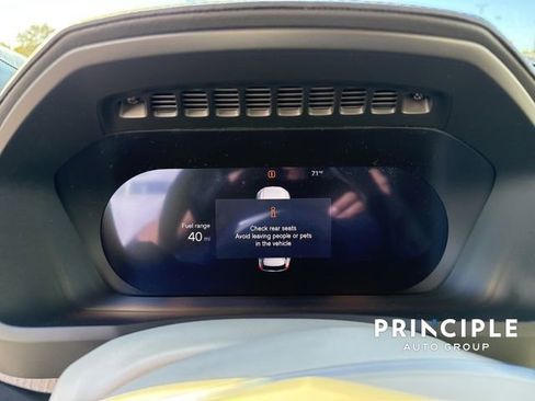 Used 2026 Volvo XC90 B6 Ultra w/ Lounge Package image 17