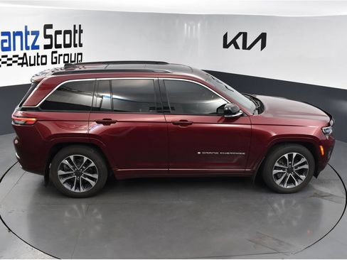 Used 2024 Jeep Grand Cherokee Overland AWD/4WD image 14