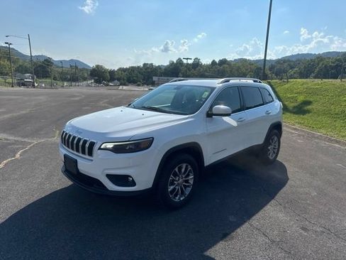 Used 2019 Jeep Cherokee Latitude Plus AWD/4WD image 4