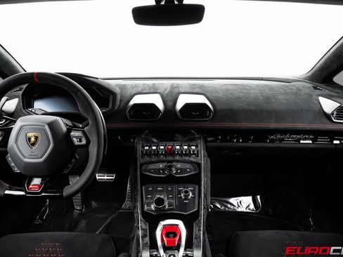 Used 2018 Lamborghini Huracan Performante image 30