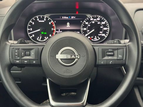 Used 2023 Nissan Rogue S image 19