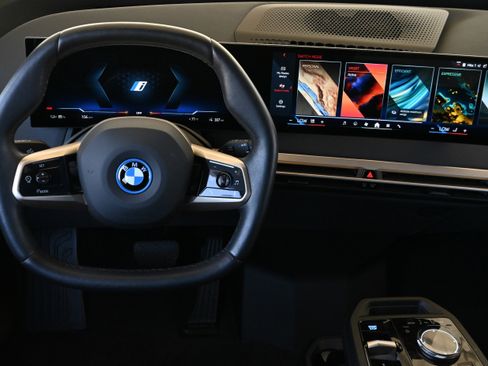 Certified 2025 BMW iX xDrive50 AWD/4WD image 16