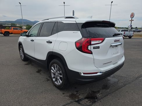 Certified 2024 GMC Terrain SLT AWD/4WD image 2