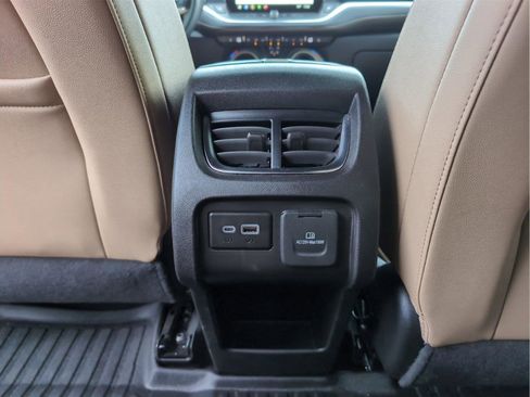 Used 2024 Chevrolet Blazer Premier w/ Driver Confidence II Package FWD image 32