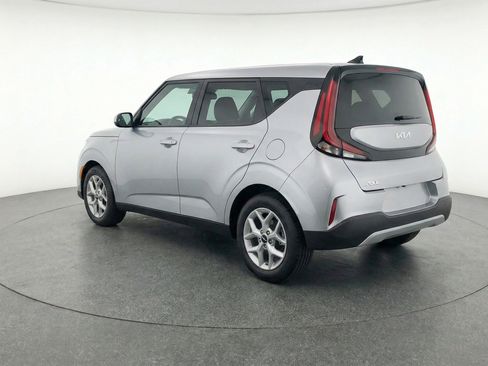 Used 2025 Kia Soul LX w/ LX Technology Package image 6
