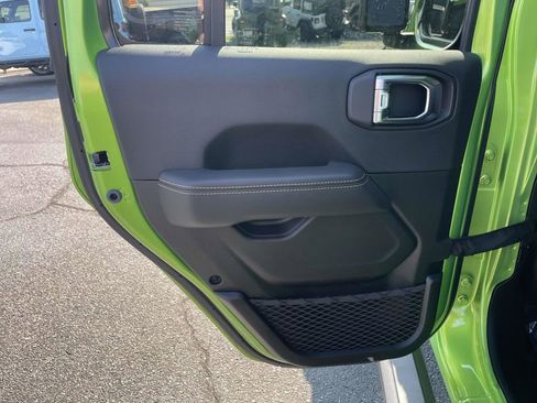 New 2025 Jeep Gladiator Sport w/ Premium Package AWD/4WD image 20