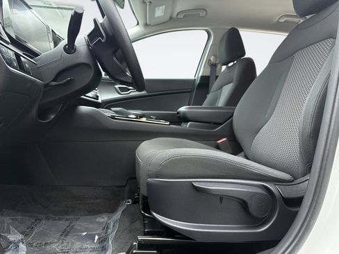 Used 2023 Kia Sportage LX image 11