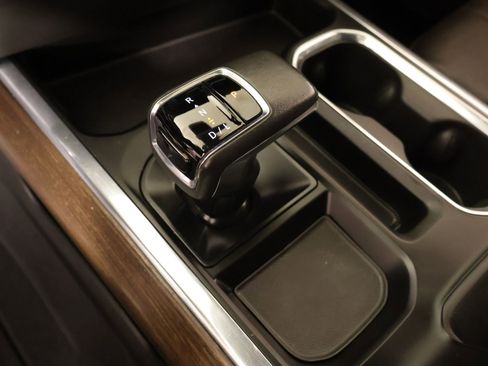 Used 2022 Chevrolet Silverado 1500 High Country w/ High Country Premium Package AWD/4WD image 8