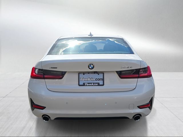 Used 2021 BMW 330i xDrive Sedan w/ Premium Package AWD/4WD image 4