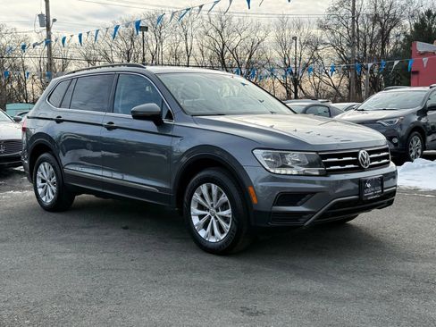 Used 2018 Volkswagen Tiguan SE w/ Panoramic Sunroof Package image 15