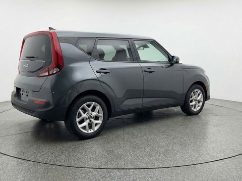 Used 2025 Kia Soul LX w/ LX Technology Package FWD image 9