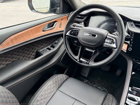 New 2026 Jeep Grand Cherokee Summit AWD/4WD image 32