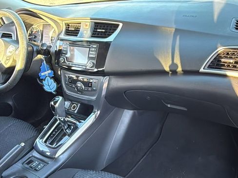 Used 2018 Nissan Sentra SR image 30