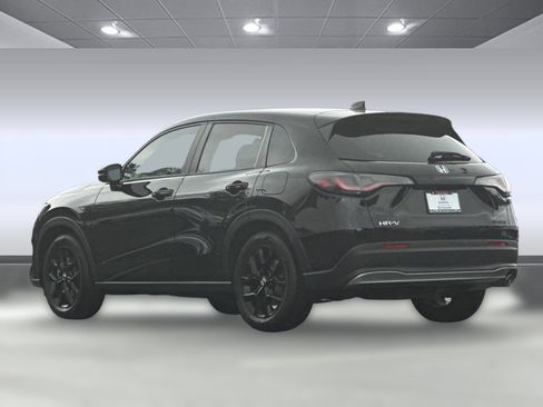 Certified 2025 Honda HR-V Sport image 3