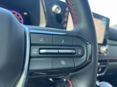 Used 2024 Chevrolet Colorado Z71 w/ Z71 Convenience Package 2 image 22