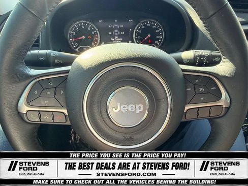 Used 2022 Jeep Renegade Latitude w/ Convenience Group AWD/4WD image 24