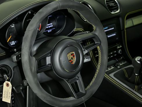 Used 2020 Porsche 718 Cayman GT4 image 22