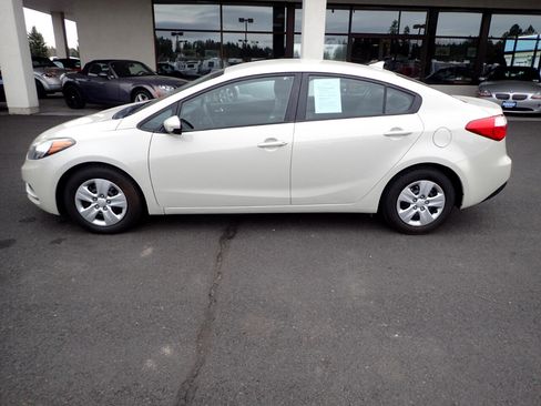 Used 2015 Kia Forte LX image 2
