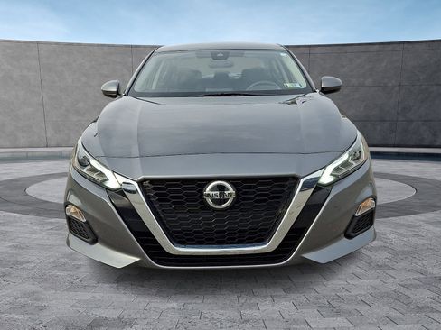 Used 2021 Nissan Altima 2.5 SV image 2