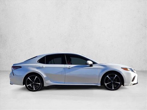 Used 2019 Toyota Camry XSE image 4