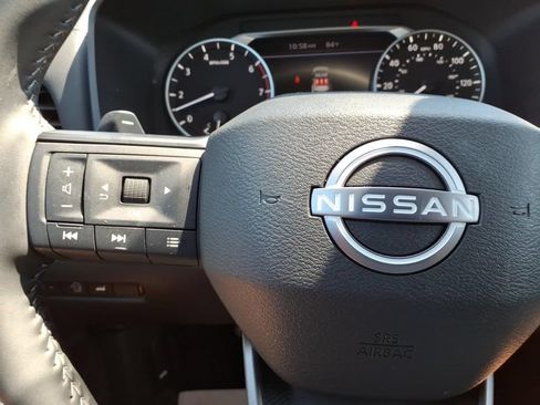 Used 2025 Nissan Rogue SV FWD image 18